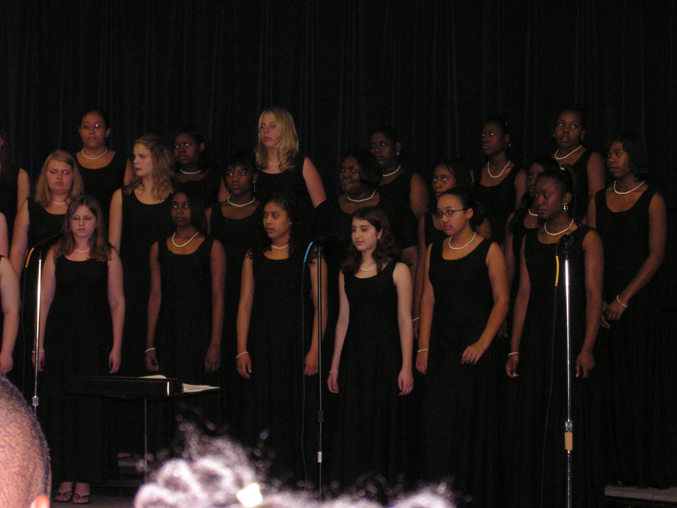 ./2006/EMMMS Chorus/EMMMS Chorus0004.JPG